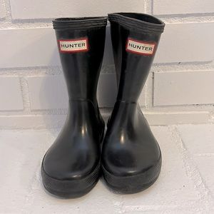 Black hunter rain boots size 8 kids
